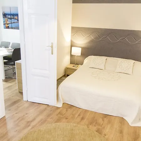 Apartment Luxury 2br By The Synagogue *