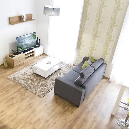 Apartment Luxury 2br By The Synagogue