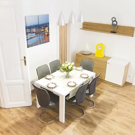 Luxury 2br By The Synagogue *