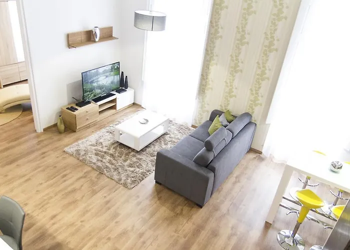 Daire Luxury 2br By The Synagogue